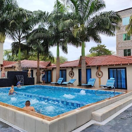 Hotel Berlin International Puerto López Екстериор снимка