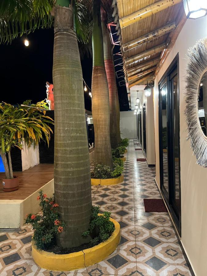 Hotel Berlin International Puerto López Екстериор снимка