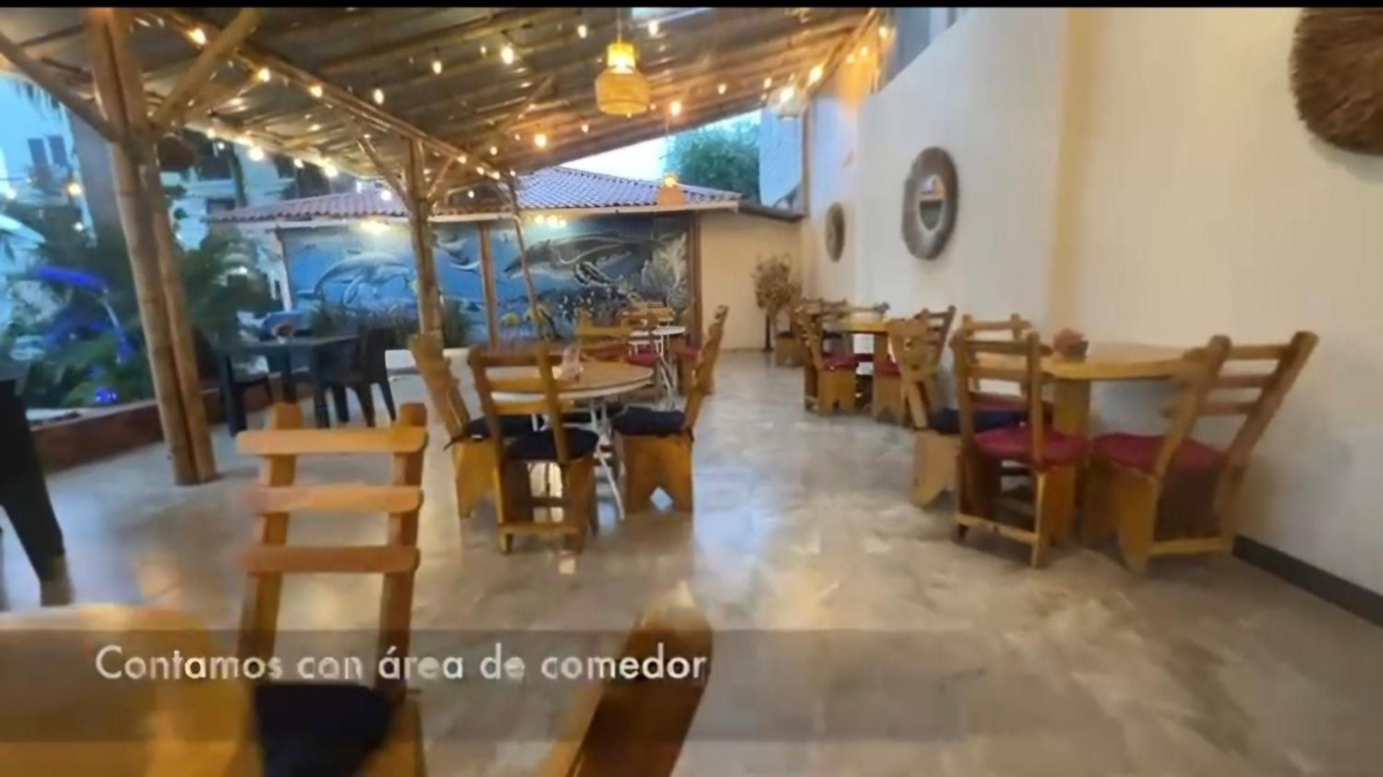 Hotel Berlin International Puerto López Екстериор снимка