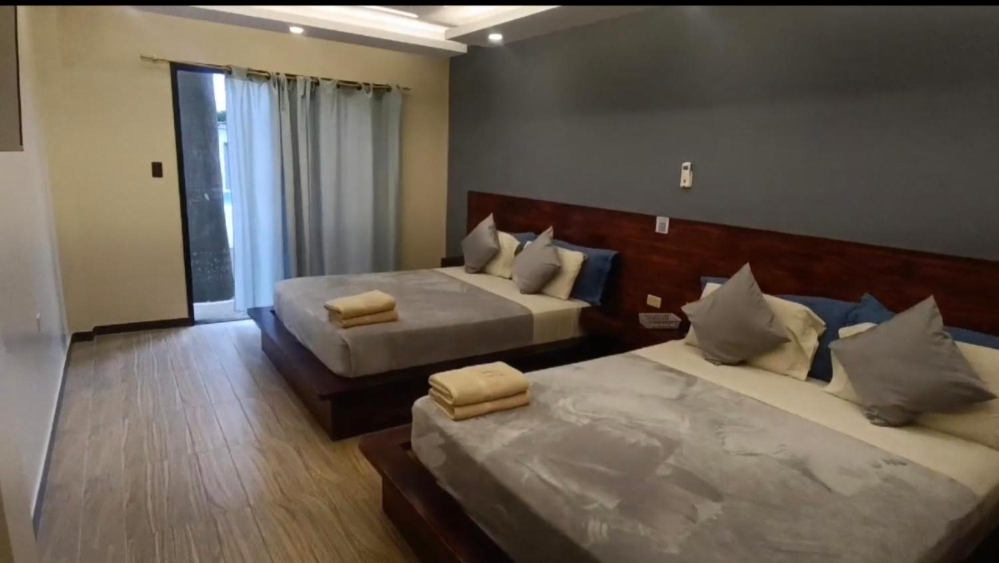 Hotel Berlin International Puerto López Екстериор снимка