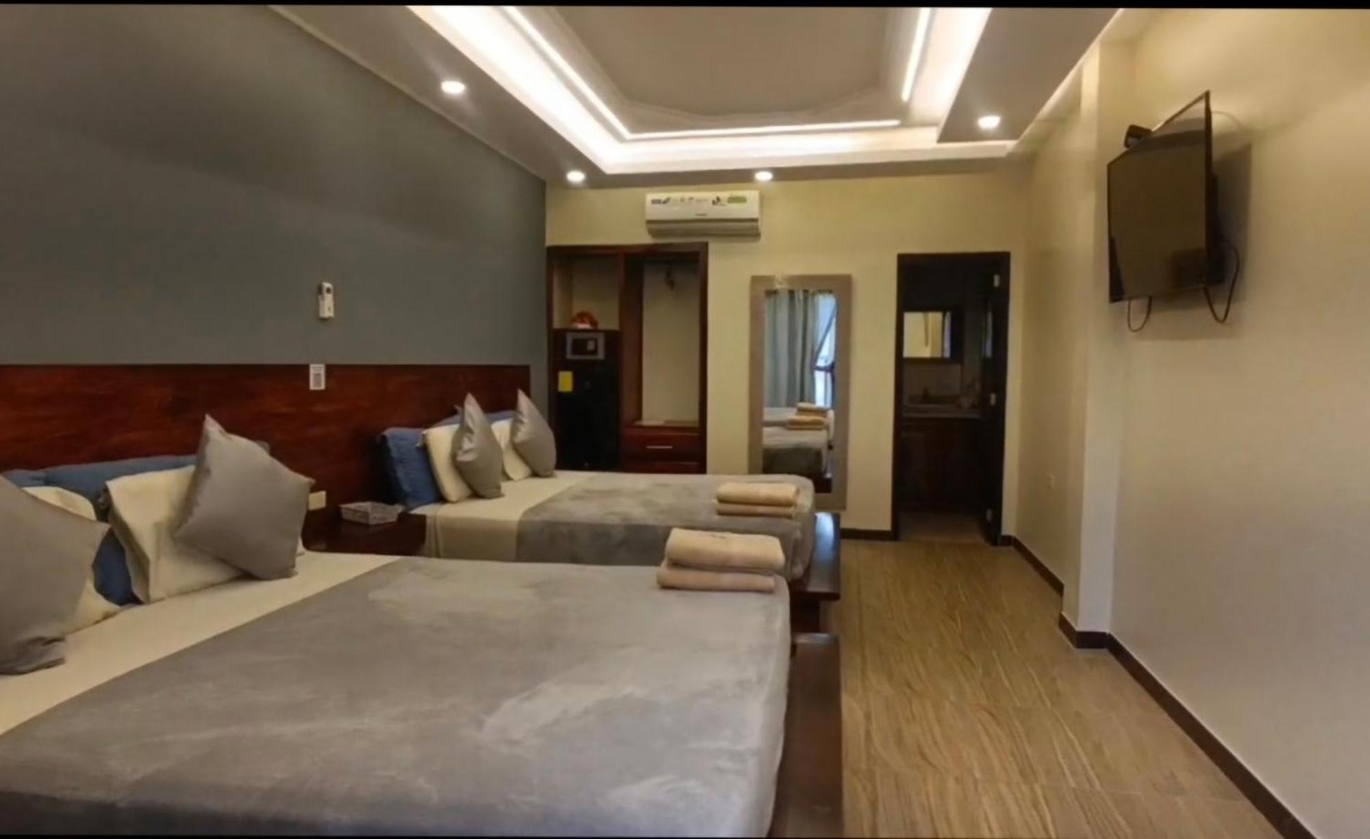 Hotel Berlin International Puerto López Екстериор снимка