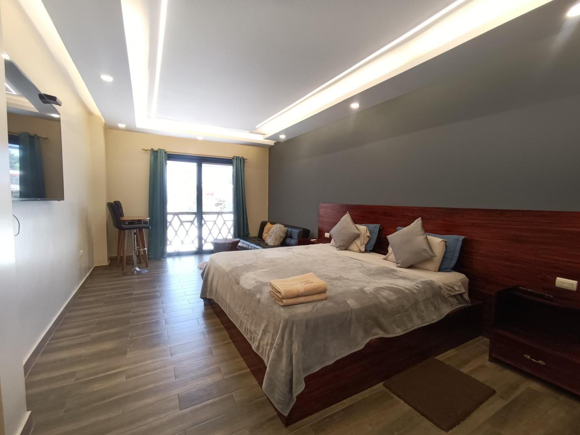 Hotel Berlin International Puerto López Екстериор снимка