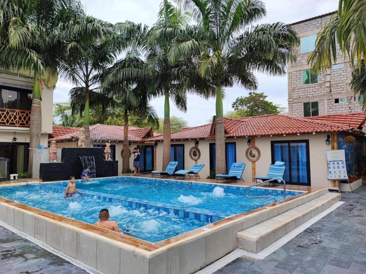 Hotel Berlin International Puerto López Екстериор снимка