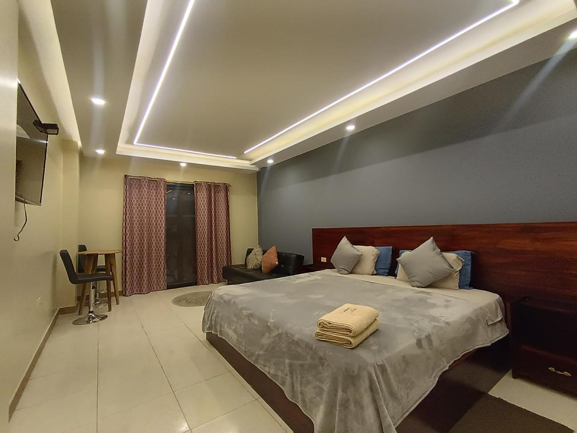 Hotel Berlin International Puerto López Екстериор снимка